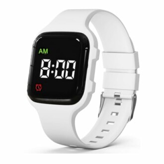 Digitale Armbanduhr mit weißem Armband