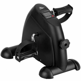 Schwarzes Mini-Trainingsfahrrad mit Pedalen und Display