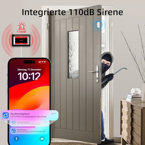 Smartphone zeigt Alarmbenachrichtigung, geöffnete Tür mit Einbrecher.